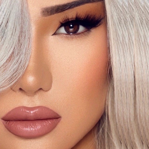 DRAGUN BEAUTY DragunGlass Gloss UNBOTHERED *DISCONTINUED* - Picture 2 of 11